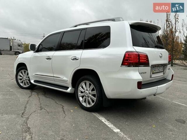 Белый Лексус ЛХ, объемом двигателя 5.66 л и пробегом 186 тыс. км за 24900 $, фото 6 на Automoto.ua