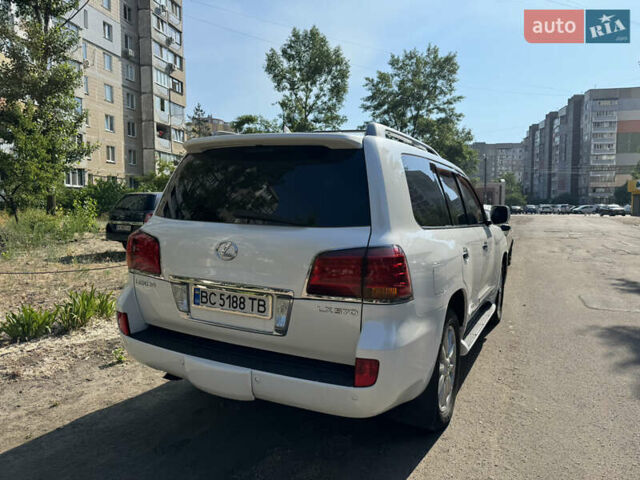 Білий Лексус ЛХ, об'ємом двигуна 5.66 л та пробігом 189 тис. км за 24000 $, фото 80 на Automoto.ua