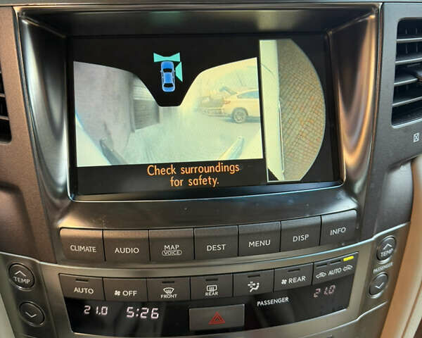 Белый Лексус ЛХ, объемом двигателя 5.66 л и пробегом 299 тыс. км за 22900 $, фото 43 на Automoto.ua