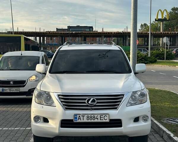 Лексус ЛХ 2008 у Львові на Automoto.ua Білий Лексус ЛХ, об'ємом двигуна 5.66 л та пробігом 298 тис. км за 23600 $, фото 16 на Automoto.ua