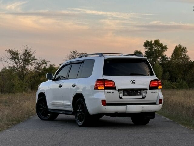 Белый Лексус ЛХ, объемом двигателя 0 л и пробегом 300 тыс. км за 17400 $, фото 3 на Automoto.ua