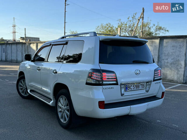 Білий Лексус ЛХ, об'ємом двигуна 5.66 л та пробігом 189 тис. км за 24000 $, фото 25 на Automoto.ua