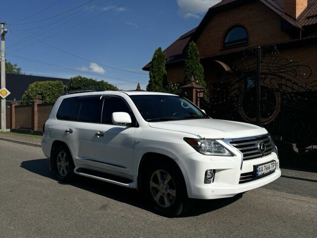 Белый Лексус ЛХ, объемом двигателя 5.7 л и пробегом 340 тыс. км за 16000 $, фото 4 на Automoto.ua