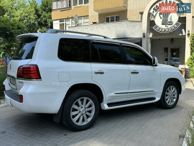 Білий Лексус ЛХ, об'ємом двигуна 5.66 л та пробігом 189 тис. км за 24000 $, фото 8 на Automoto.ua