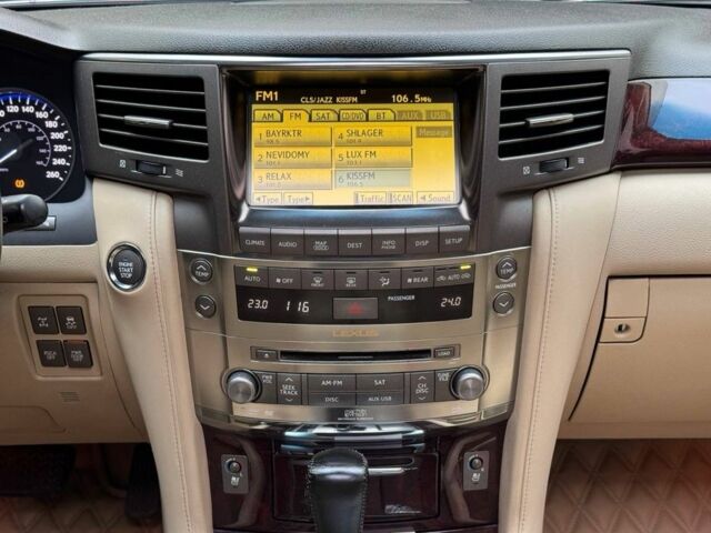 Білий Лексус ЛХ, об'ємом двигуна 5.7 л та пробігом 268 тис. км за 24000 $, фото 6 на Automoto.ua