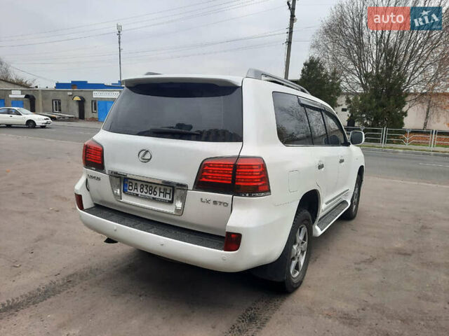 Белый Лексус ЛХ, объемом двигателя 5.66 л и пробегом 348 тыс. км за 16000 $, фото 6 на Automoto.ua