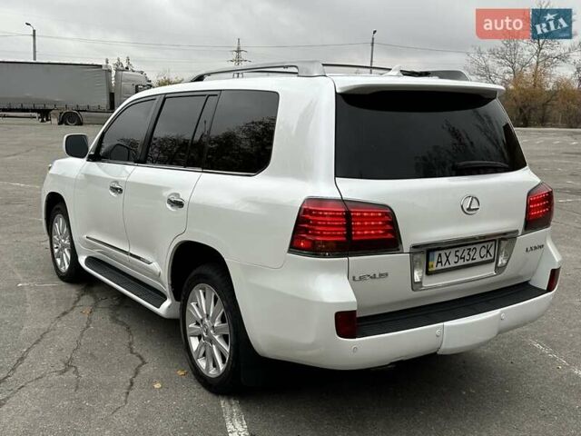 Белый Лексус ЛХ, объемом двигателя 5.66 л и пробегом 186 тыс. км за 24900 $, фото 21 на Automoto.ua