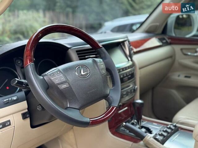 Білий Лексус ЛХ, об'ємом двигуна 5.66 л та пробігом 275 тис. км за 23700 $, фото 28 на Automoto.ua