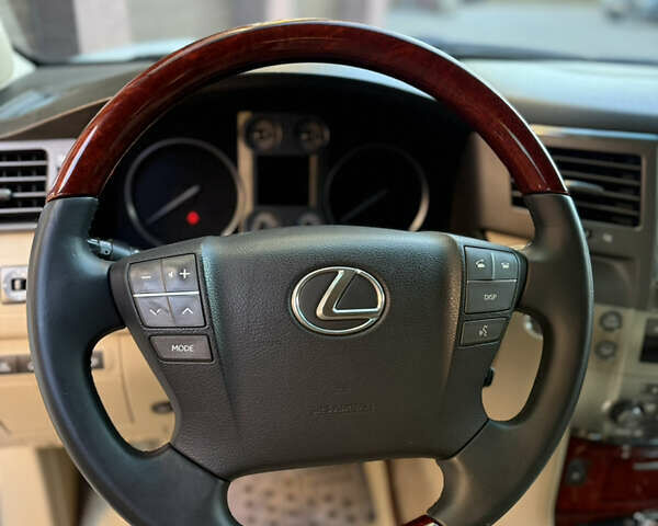 Белый Лексус ЛХ, объемом двигателя 5.66 л и пробегом 299 тыс. км за 22900 $, фото 38 на Automoto.ua