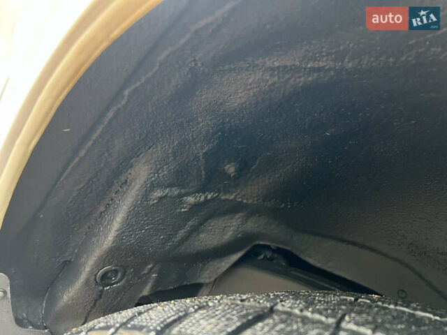 Белый Лексус ЛХ, объемом двигателя 5.66 л и пробегом 157 тыс. км за 29500 $, фото 40 на Automoto.ua