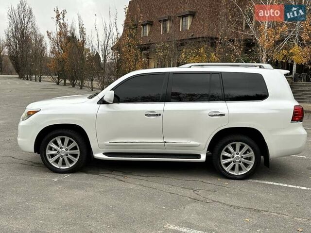 Белый Лексус ЛХ, объемом двигателя 5.66 л и пробегом 186 тыс. км за 24900 $, фото 23 на Automoto.ua