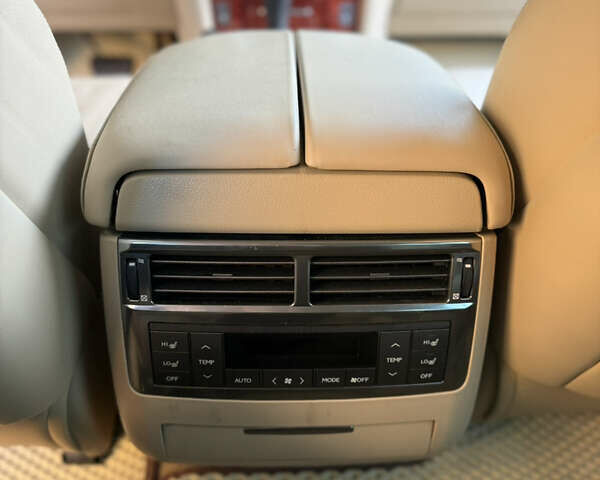 Белый Лексус ЛХ, объемом двигателя 5.66 л и пробегом 299 тыс. км за 22900 $, фото 36 на Automoto.ua