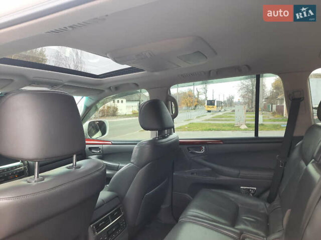 Белый Лексус ЛХ, объемом двигателя 5.66 л и пробегом 348 тыс. км за 16000 $, фото 10 на Automoto.ua