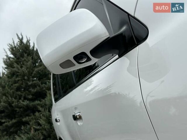 Белый Лексус ЛХ, объемом двигателя 5.66 л и пробегом 186 тыс. км за 24900 $, фото 27 на Automoto.ua