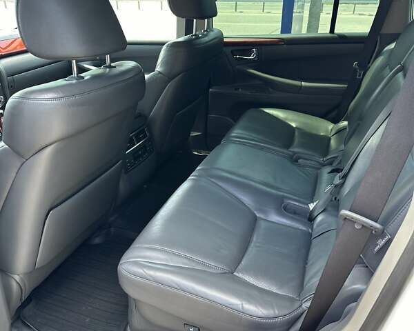 Лексус ЛХ 2008 в Днепре (Днепропетровске) на Automoto.ua Белый Лексус ЛХ, объемом двигателя 5.69 л и пробегом 260 тыс. км за 26000 $, фото 14 на Automoto.ua