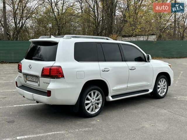 Белый Лексус ЛХ, объемом двигателя 5.66 л и пробегом 186 тыс. км за 24900 $, фото 19 на Automoto.ua