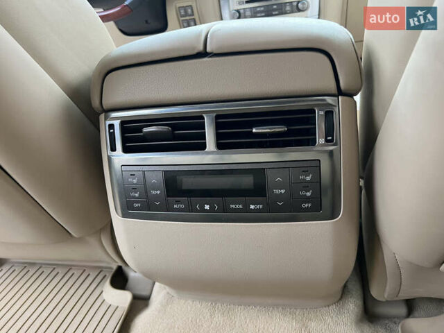 Белый Лексус ЛХ, объемом двигателя 5.66 л и пробегом 157 тыс. км за 29500 $, фото 62 на Automoto.ua