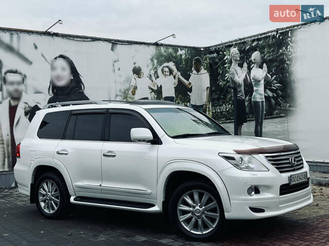 Белый Лексус ЛХ, объемом двигателя 5.7 л и пробегом 197 тыс. км за 25700 $, фото 16 на Automoto.ua