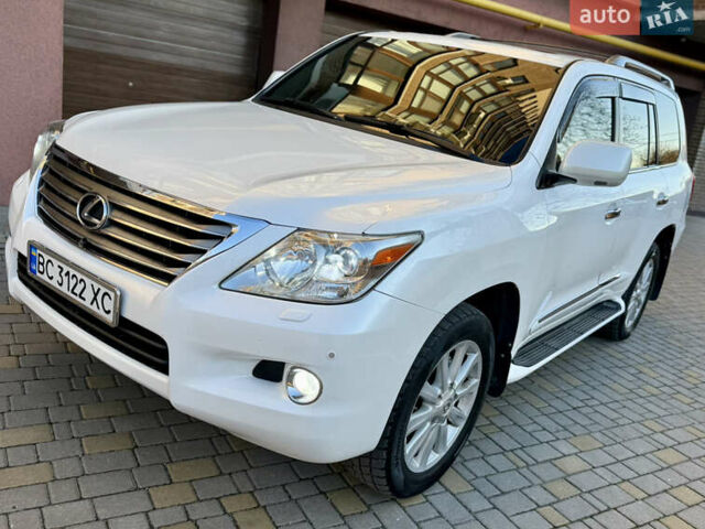 Белый Лексус ЛХ, объемом двигателя 5.66 л и пробегом 299 тыс. км за 22900 $, фото 16 на Automoto.ua