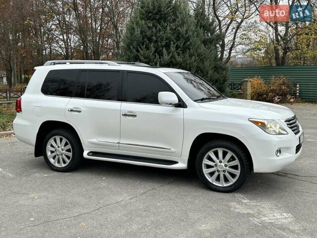 Белый Лексус ЛХ, объемом двигателя 5.66 л и пробегом 186 тыс. км за 24900 $, фото 16 на Automoto.ua