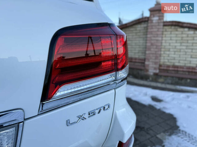 Білий Лексус ЛХ, об'ємом двигуна 5.7 л та пробігом 157 тис. км за 30900 $, фото 37 на Automoto.ua