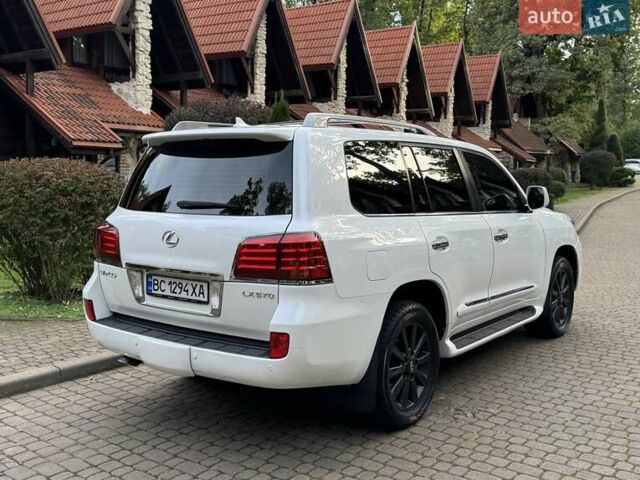 Білий Лексус ЛХ, об'ємом двигуна 5.66 л та пробігом 275 тис. км за 23700 $, фото 18 на Automoto.ua
