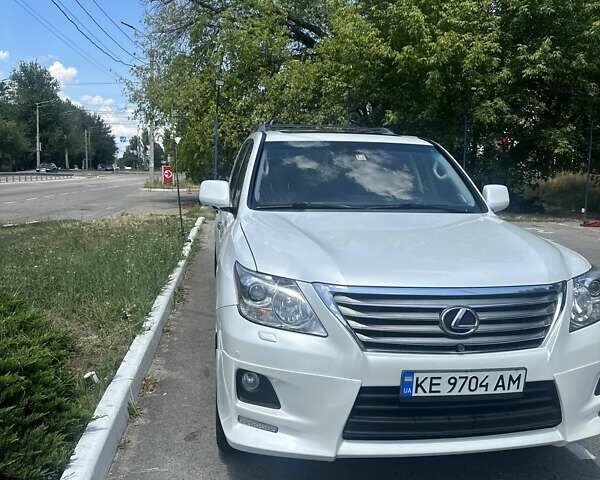 Лексус ЛХ 2008 в Днепре (Днепропетровске) на Automoto.ua Белый Лексус ЛХ, объемом двигателя 5.69 л и пробегом 260 тыс. км за 26000 $, фото 9 на Automoto.ua