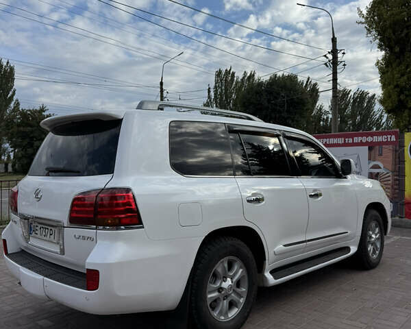 Білий Лексус ЛХ, об'ємом двигуна 5.66 л та пробігом 248 тис. км за 27000 $, фото 4 на Automoto.ua
