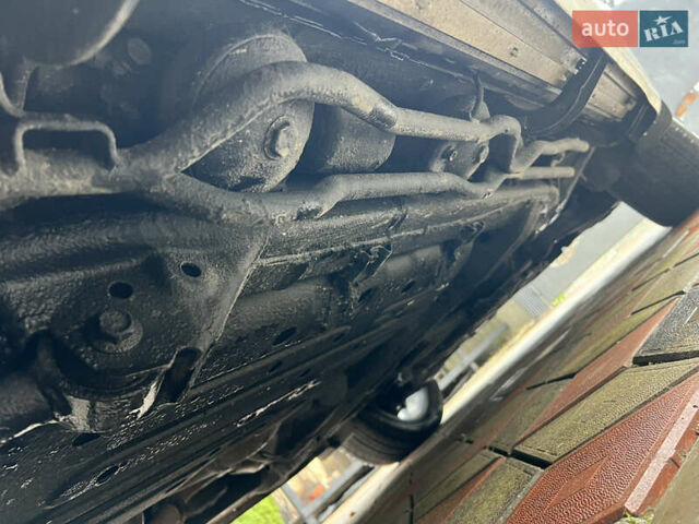 Белый Лексус ЛХ, объемом двигателя 5.66 л и пробегом 157 тыс. км за 29500 $, фото 37 на Automoto.ua