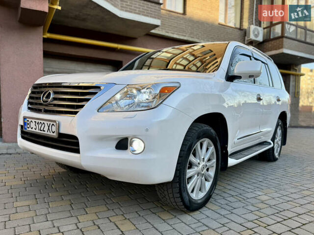 Белый Лексус ЛХ, объемом двигателя 5.66 л и пробегом 299 тыс. км за 22900 $, фото 21 на Automoto.ua