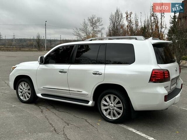 Белый Лексус ЛХ, объемом двигателя 5.66 л и пробегом 186 тыс. км за 24900 $, фото 22 на Automoto.ua