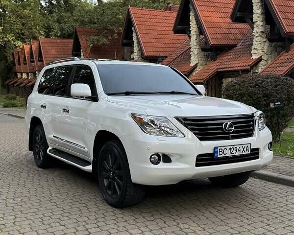 Білий Лексус ЛХ, об'ємом двигуна 5.66 л та пробігом 275 тис. км за 23700 $, фото 11 на Automoto.ua