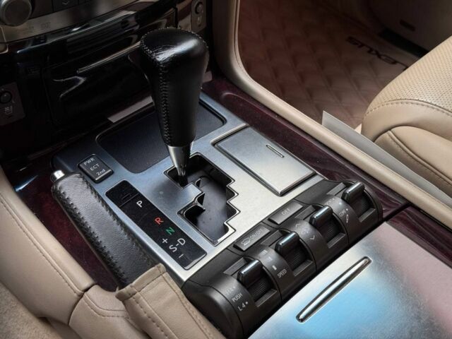 Білий Лексус ЛХ, об'ємом двигуна 5.7 л та пробігом 268 тис. км за 24000 $, фото 8 на Automoto.ua