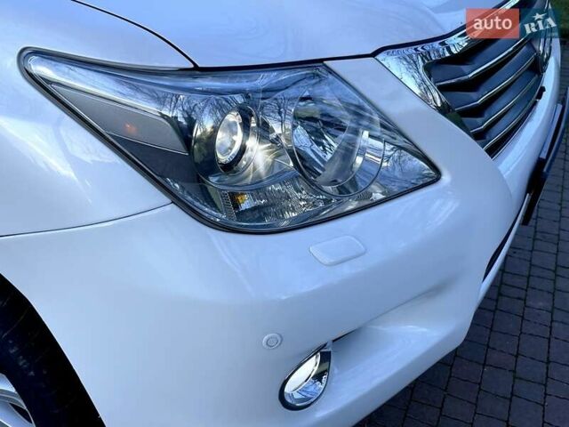 Білий Лексус ЛХ, об'ємом двигуна 5.66 л та пробігом 318 тис. км за 23500 $, фото 61 на Automoto.ua