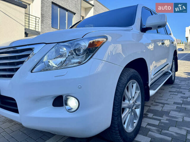 Білий Лексус ЛХ, об'ємом двигуна 5.66 л та пробігом 195 тис. км за 26500 $, фото 6 на Automoto.ua