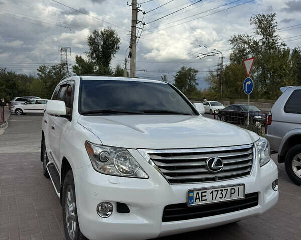 Білий Лексус ЛХ, об'ємом двигуна 5.66 л та пробігом 248 тис. км за 27000 $, фото 2 на Automoto.ua