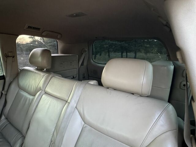 Белый Лексус ЛХ, объемом двигателя 0 л и пробегом 300 тыс. км за 17400 $, фото 7 на Automoto.ua