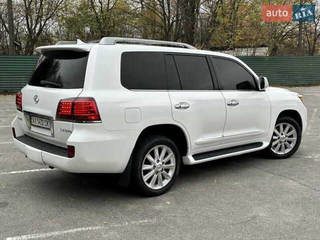 Белый Лексус ЛХ, объемом двигателя 5.66 л и пробегом 186 тыс. км за 24900 $, фото 10 на Automoto.ua