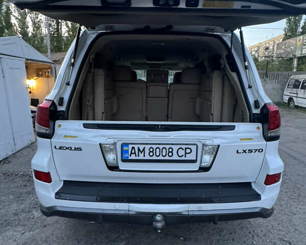 Білий Лексус ЛХ, об'ємом двигуна 5.66 л та пробігом 298 тис. км за 24900 $, фото 4 на Automoto.ua