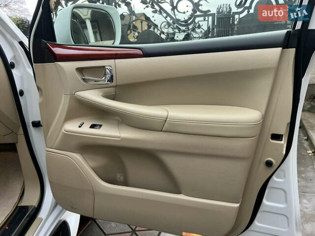 Белый Лексус ЛХ, объемом двигателя 5.66 л и пробегом 157 тыс. км за 29500 $, фото 58 на Automoto.ua