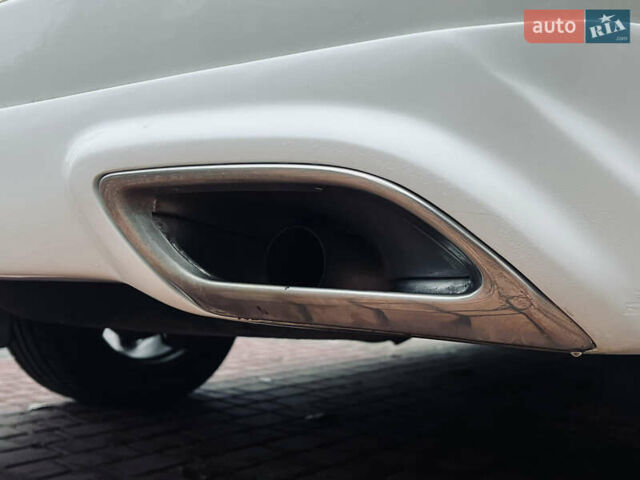 Белый Лексус ЛХ, объемом двигателя 5.7 л и пробегом 197 тыс. км за 25700 $, фото 68 на Automoto.ua