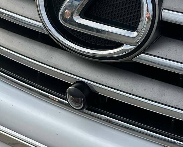 Лексус ЛХ 2008 у Львові на Automoto.ua Білий Лексус ЛХ, об'ємом двигуна 5.66 л та пробігом 298 тис. км за 23600 $, фото 1 на Automoto.ua