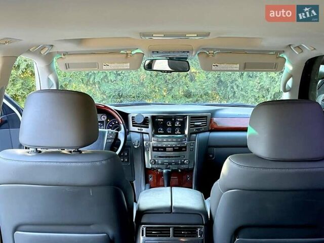 Білий Лексус ЛХ, об'ємом двигуна 5.66 л та пробігом 318 тис. км за 23500 $, фото 41 на Automoto.ua