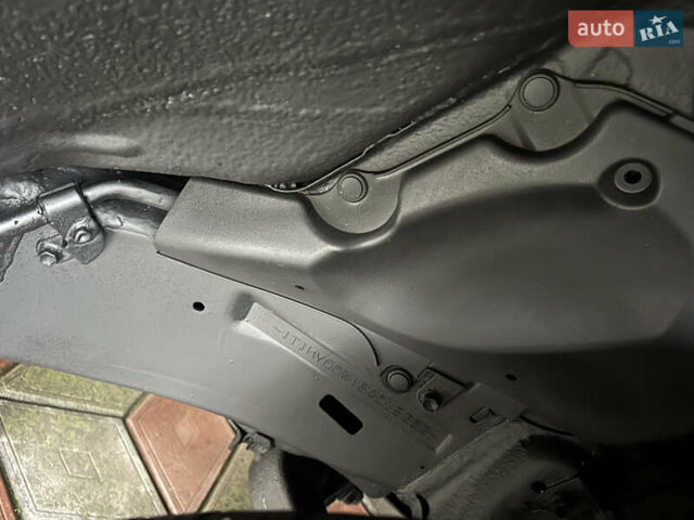 Белый Лексус ЛХ, объемом двигателя 5.66 л и пробегом 157 тыс. км за 29500 $, фото 43 на Automoto.ua