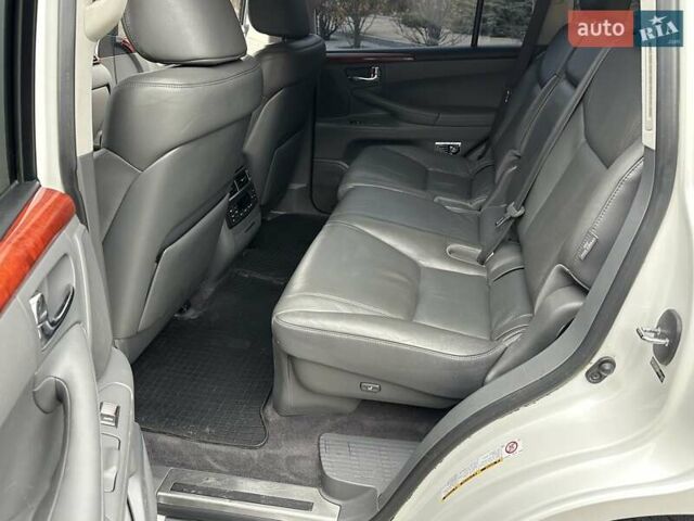 Белый Лексус ЛХ, объемом двигателя 5.66 л и пробегом 186 тыс. км за 24900 $, фото 34 на Automoto.ua