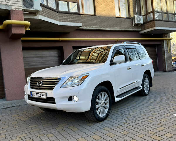 Белый Лексус ЛХ, объемом двигателя 5.66 л и пробегом 299 тыс. км за 22900 $, фото 19 на Automoto.ua