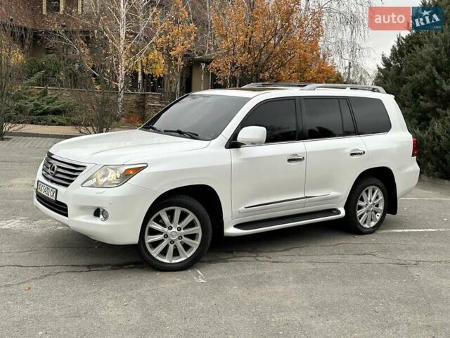 Белый Лексус ЛХ, объемом двигателя 5.66 л и пробегом 186 тыс. км за 24900 $, фото 9 на Automoto.ua
