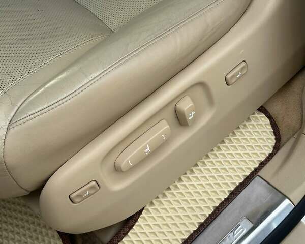 Лексус ЛХ 2008 у Львові на Automoto.ua Білий Лексус ЛХ, об'ємом двигуна 5.66 л та пробігом 298 тис. км за 23600 $, фото 4 на Automoto.ua