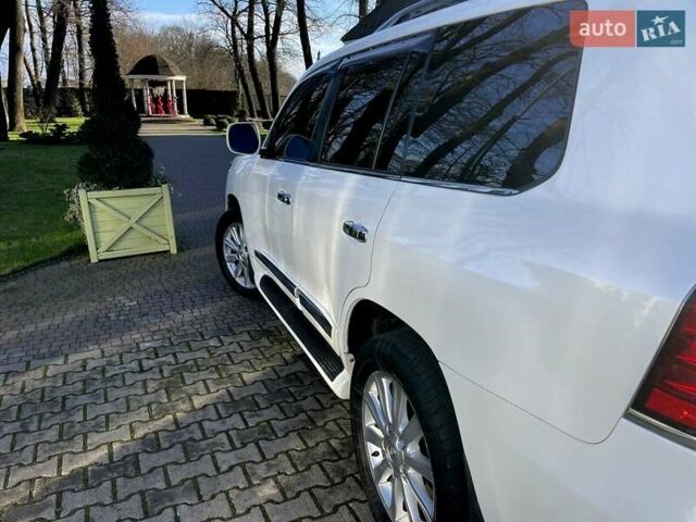 Білий Лексус ЛХ, об'ємом двигуна 5.66 л та пробігом 318 тис. км за 23500 $, фото 54 на Automoto.ua