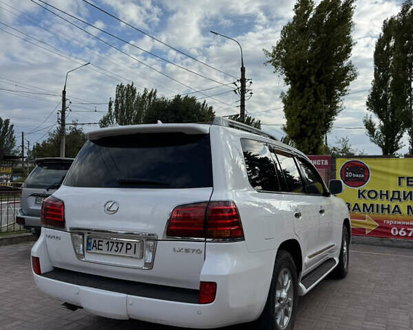 Білий Лексус ЛХ, об'ємом двигуна 5.66 л та пробігом 248 тис. км за 27000 $, фото 3 на Automoto.ua